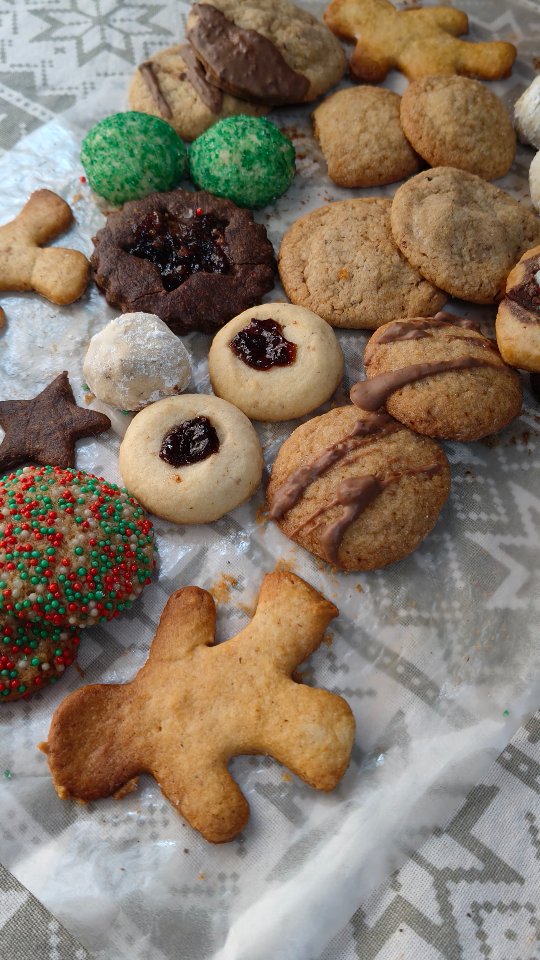 1 dough, 3 flavours, 2 hrs of baking and 14 kinds of cookies. It's definitely beginning to feel a lot like Christmas. 

Stay tuned to see how they turned out. Part 2 coming up soon. 

#bakingwithrona #bakingreels #reels #ediblegifts #christmas2025 #christmasiscoming #christmasbakes #christmasbaking #gingerbread #cookies
